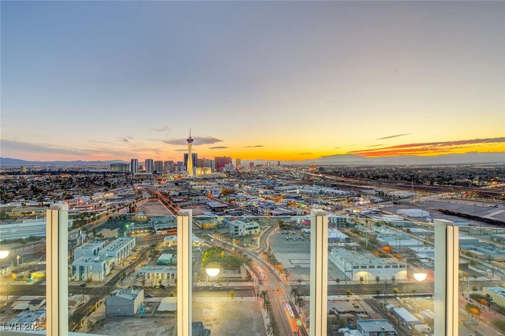 200 Hoover, Las Vegas, NV 89101