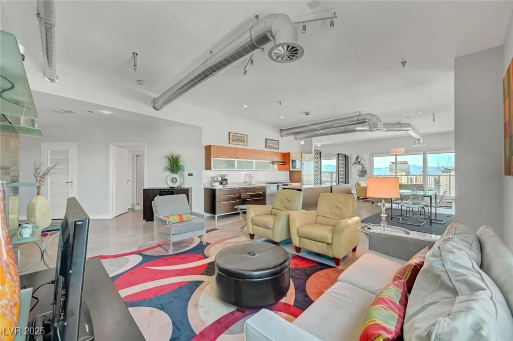 200 Hoover, Las Vegas, NV 89101