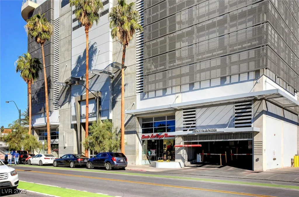 200 Hoover, Las Vegas, NV 89101