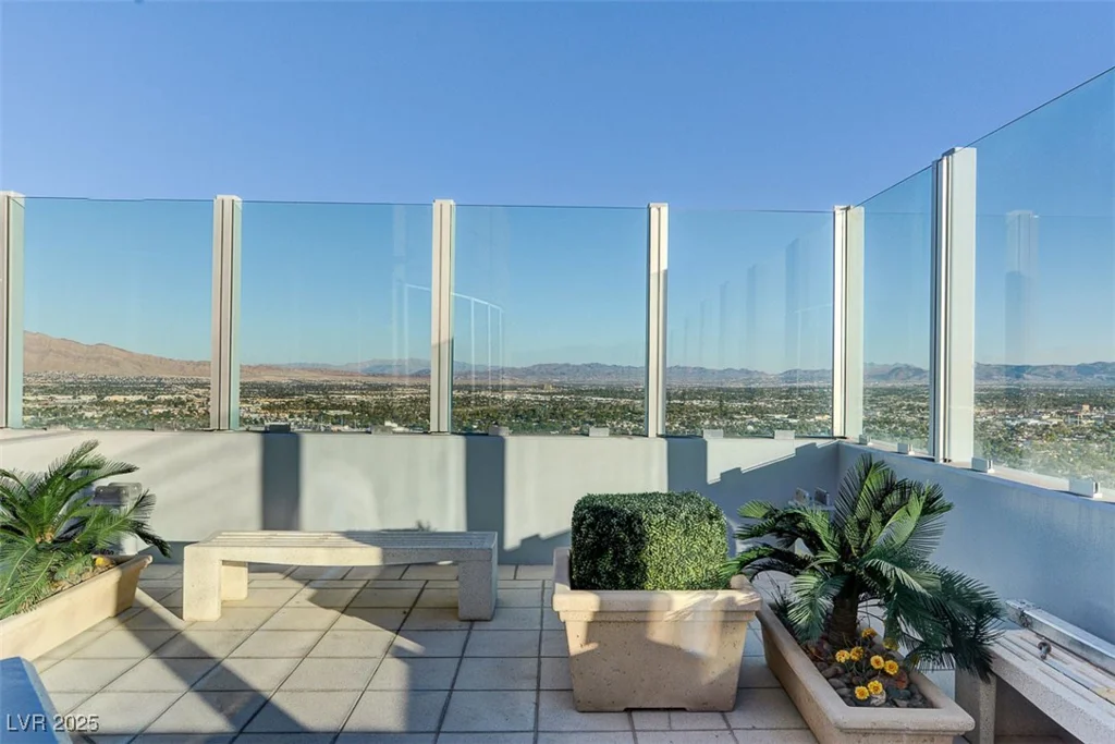 200 Hoover, Las Vegas, NV 89101