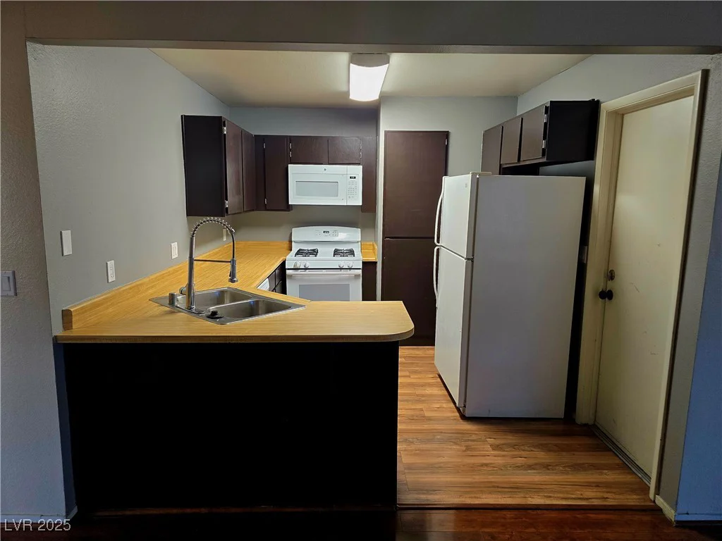 123 Sirnoble, Las Vegas, NV 89110
