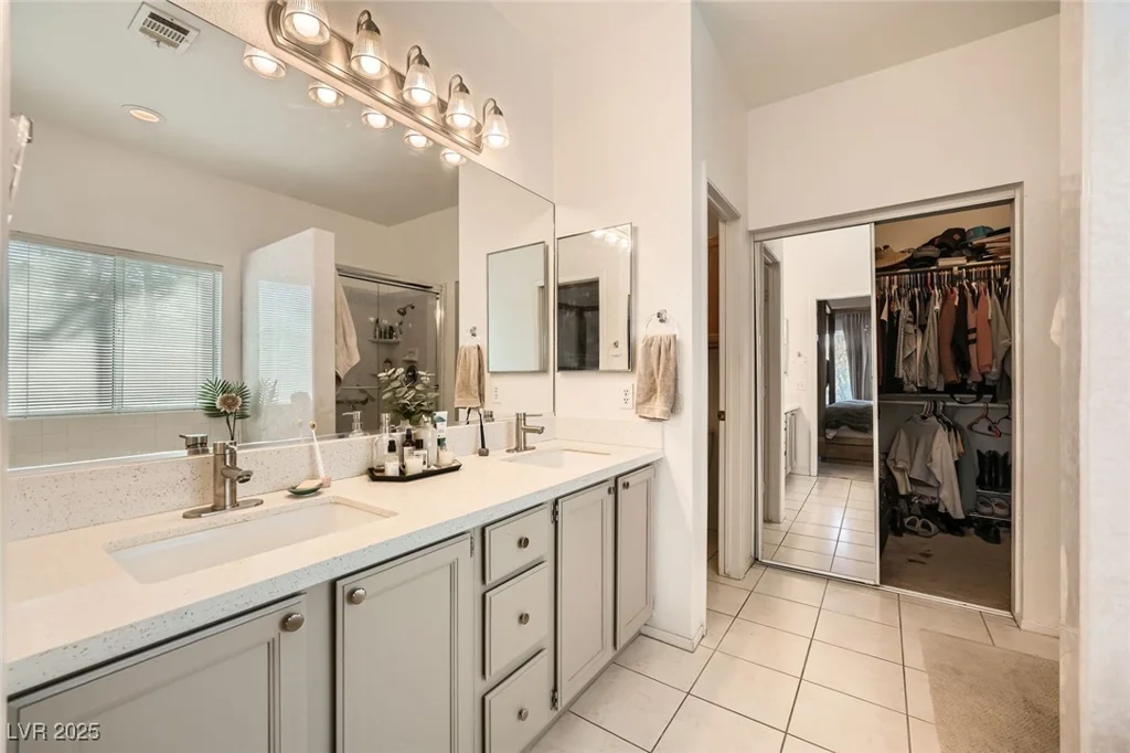 2133 Desert Pines, Las Vegas, NV 89134
