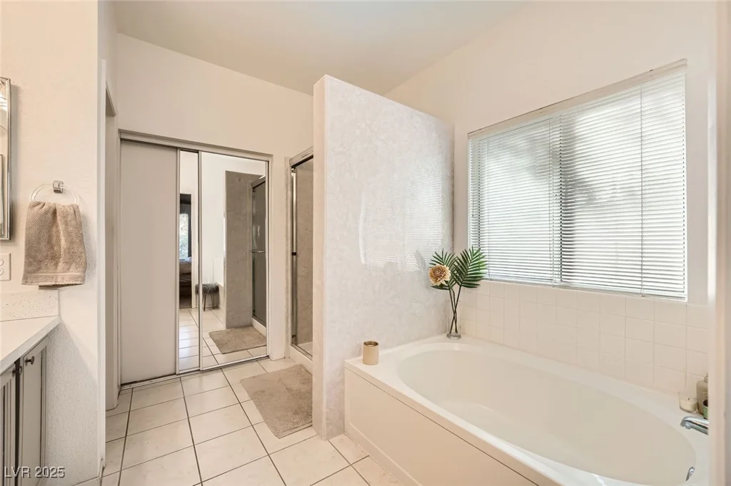 2133 Desert Pines, Las Vegas, NV 89134