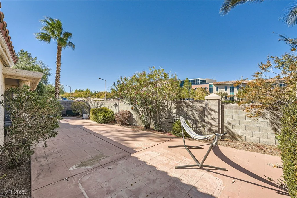 2133 Desert Pines, Las Vegas, NV 89134