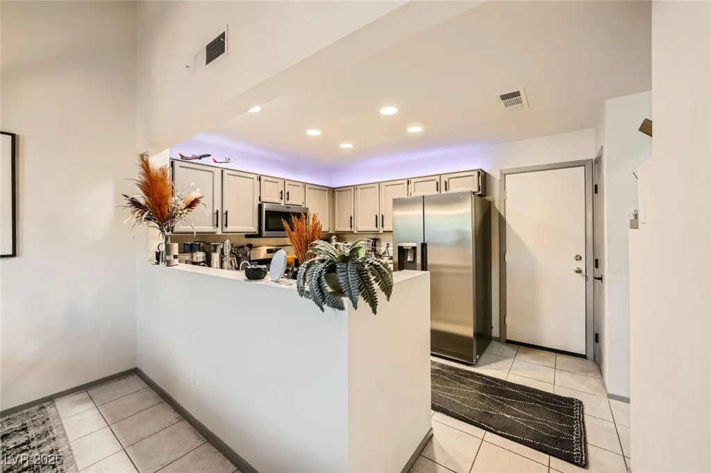2133 Desert Pines, Las Vegas, NV 89134