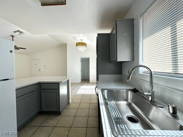 5400 Maddox, Las Vegas, NV 89107