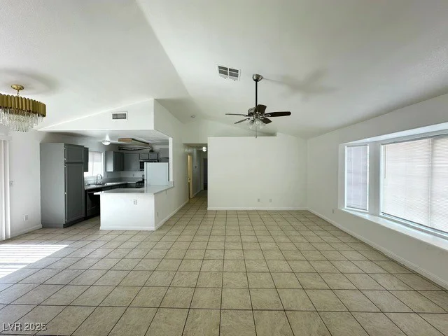 5400 Maddox, Las Vegas, NV 89107