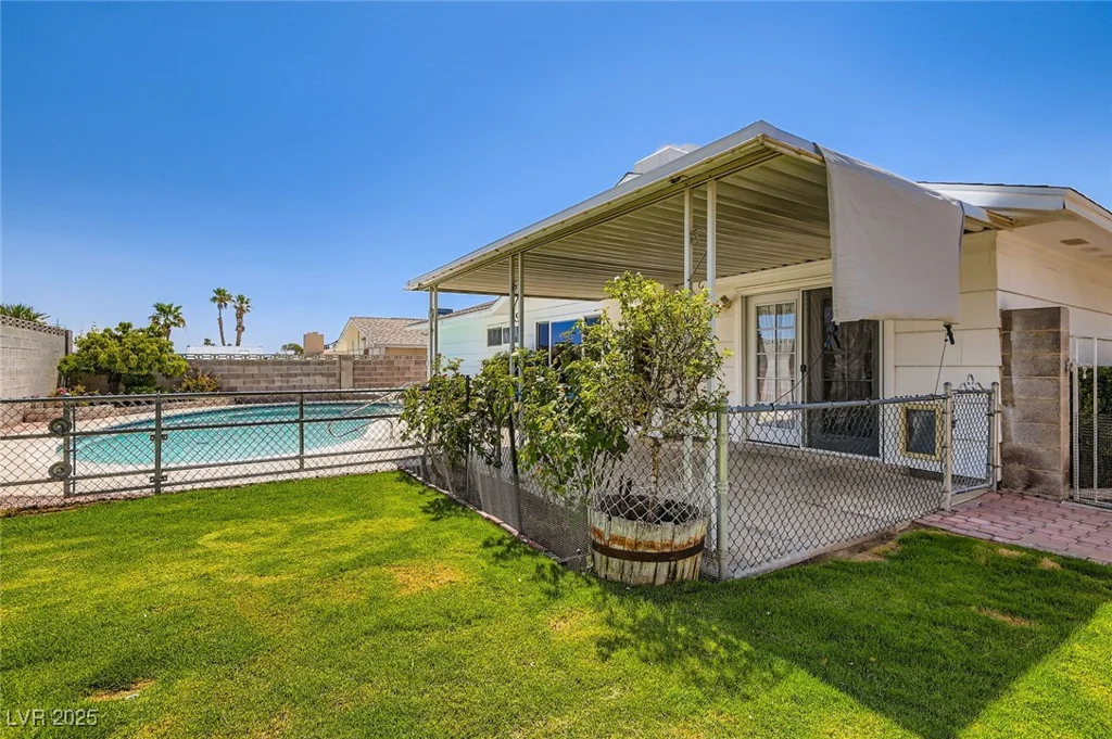 7704 Peacock, Las Vegas, NV 89145