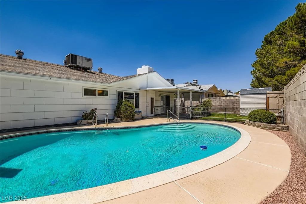 7704 Peacock, Las Vegas, NV 89145