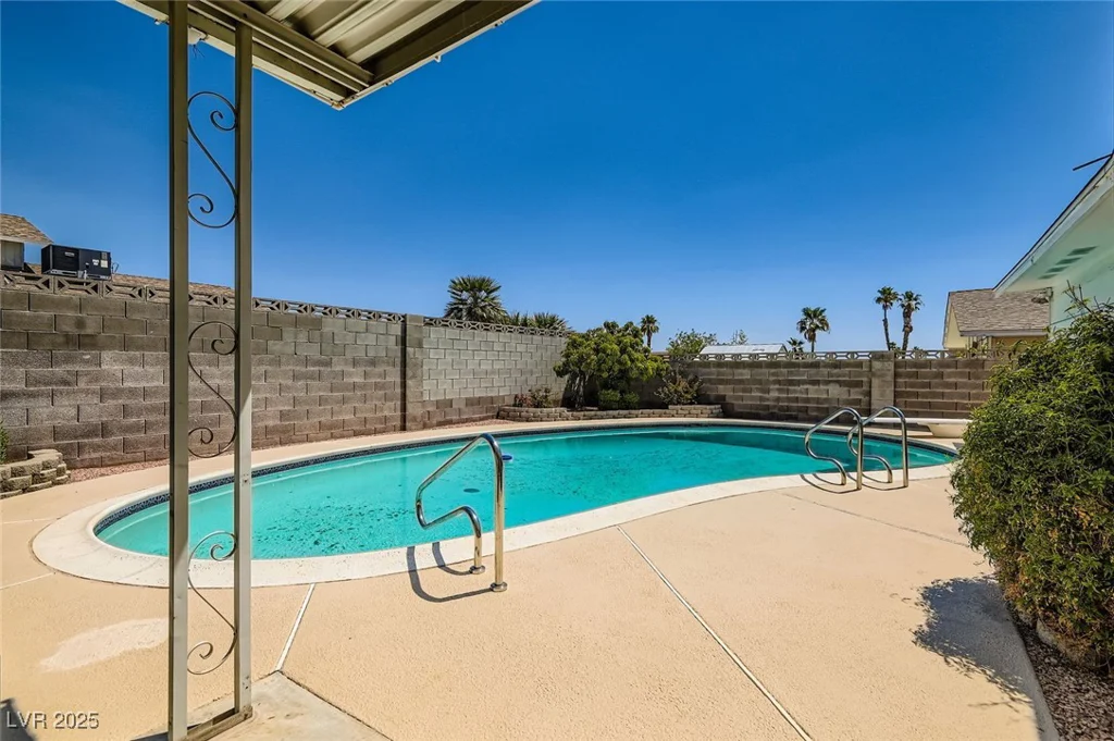 7704 Peacock, Las Vegas, NV 89145