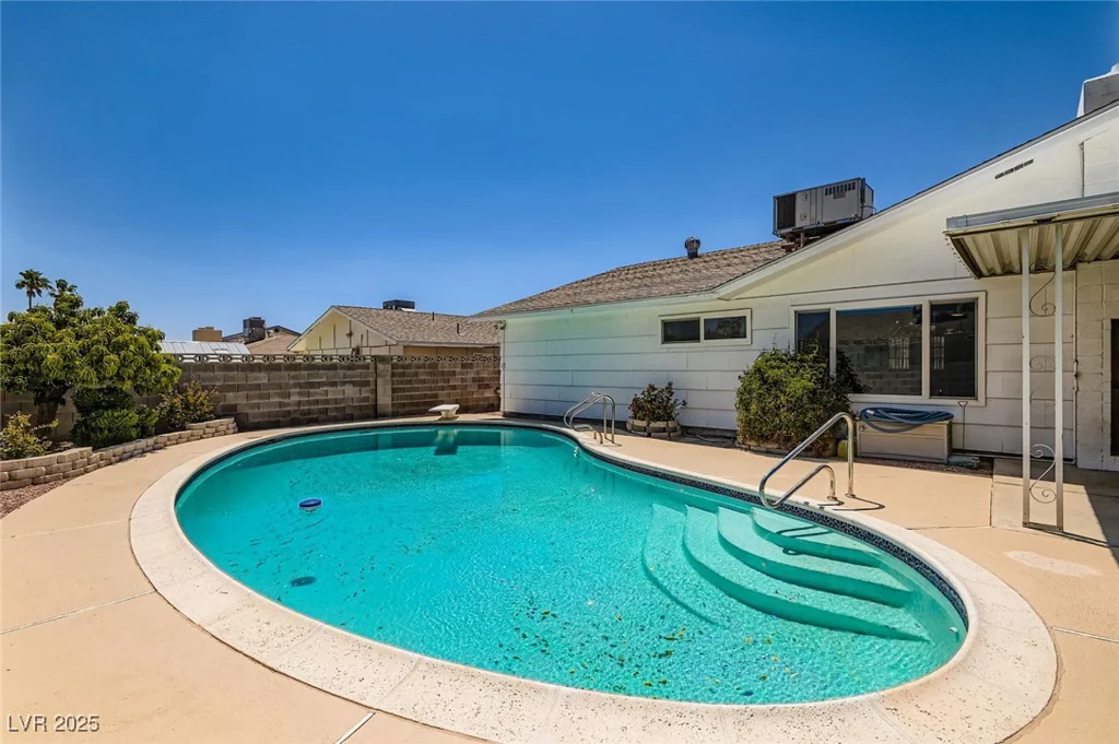 7704 Peacock, Las Vegas, NV 89145