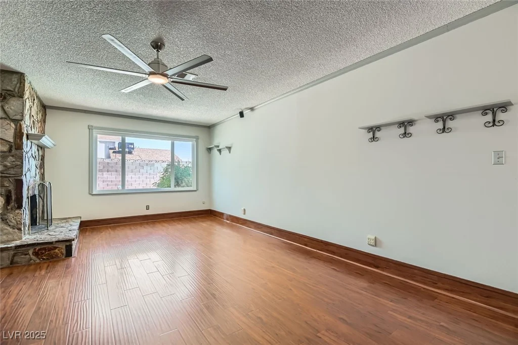 7704 Peacock, Las Vegas, NV 89145