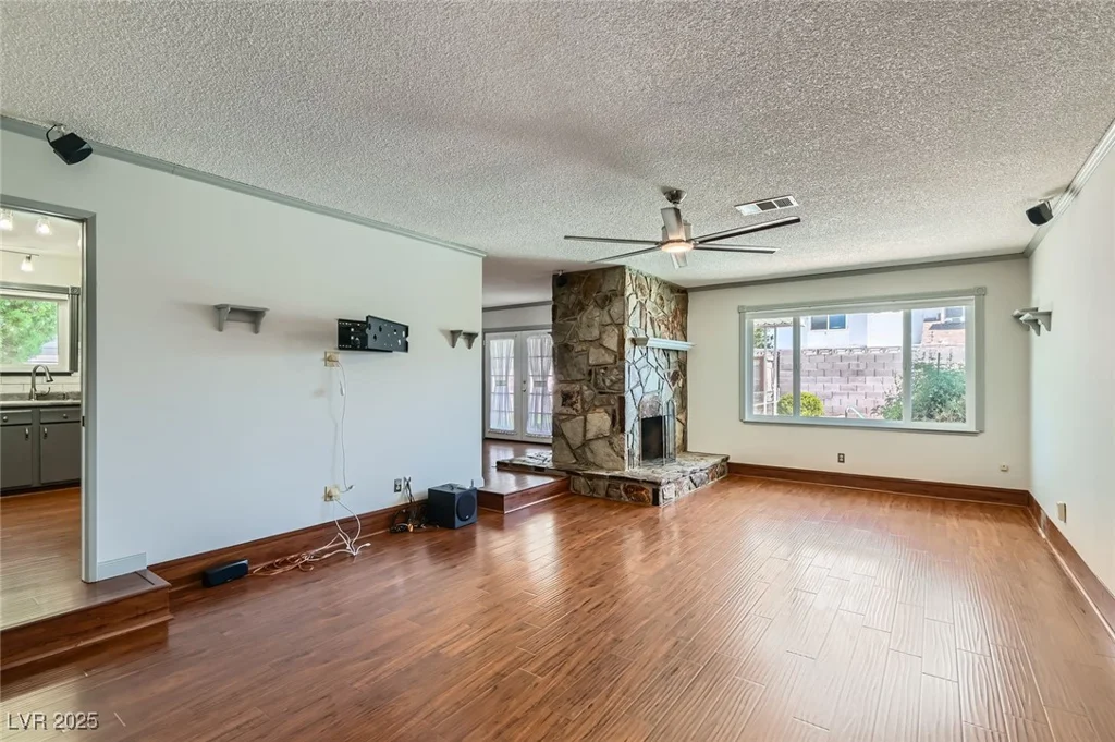 7704 Peacock, Las Vegas, NV 89145