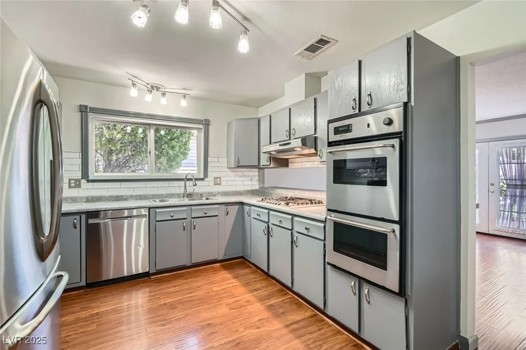 7704 Peacock, Las Vegas, NV 89145