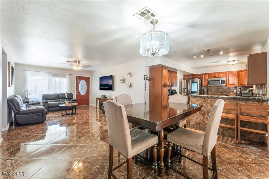 170 Palisade, Las Vegas, NV 89110