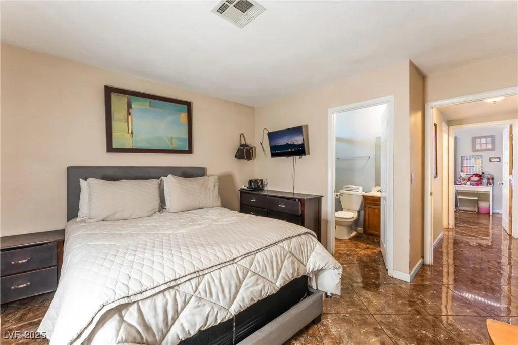170 Palisade, Las Vegas, NV 89110