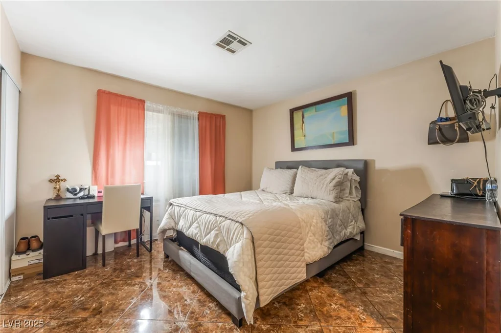 170 Palisade, Las Vegas, NV 89110