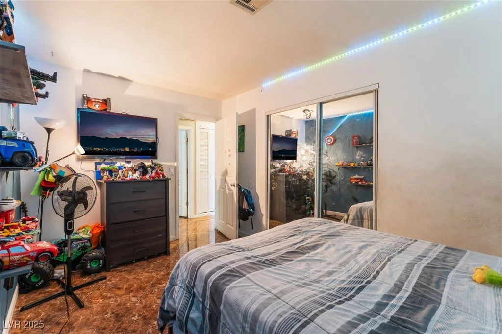 170 Palisade, Las Vegas, NV 89110