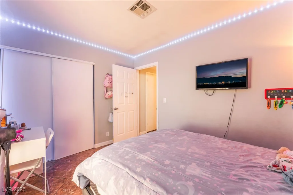 170 Palisade, Las Vegas, NV 89110