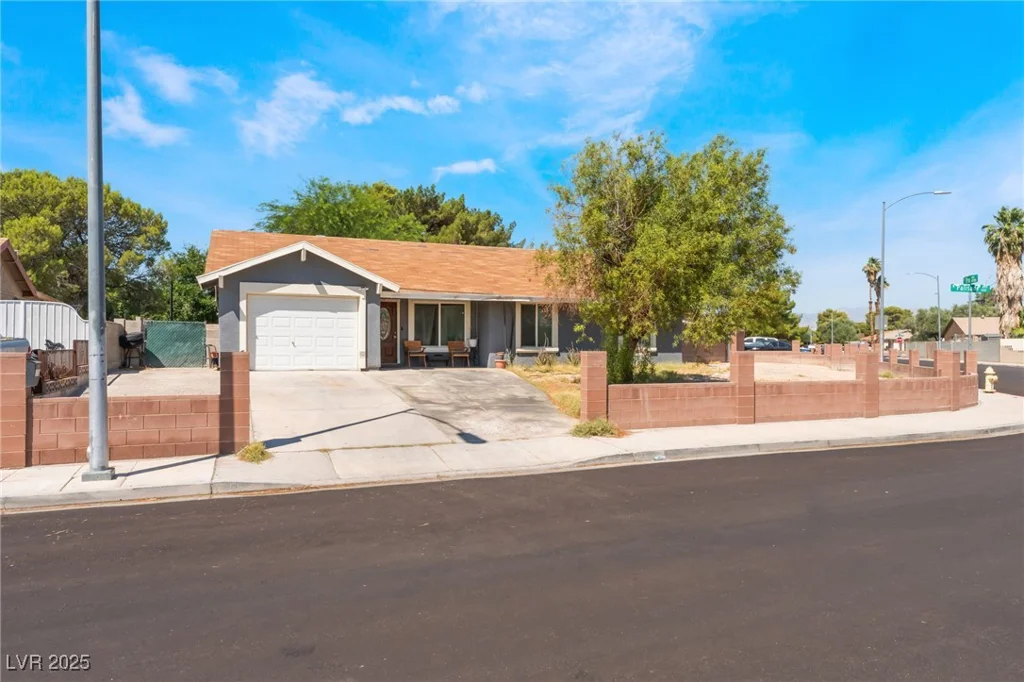 170 Palisade, Las Vegas, NV 89110