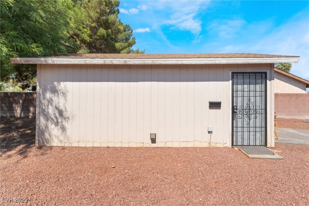 170 Palisade, Las Vegas, NV 89110