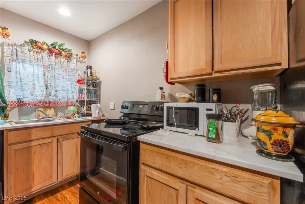 170 Palisade, Las Vegas, NV 89110
