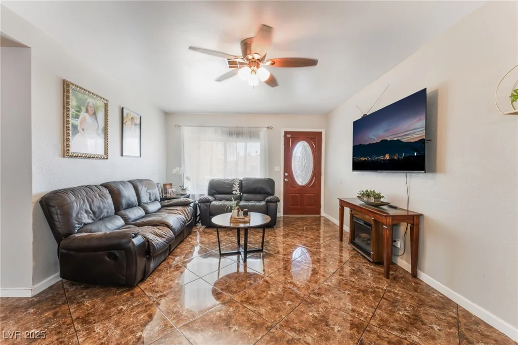 170 Palisade, Las Vegas, NV 89110