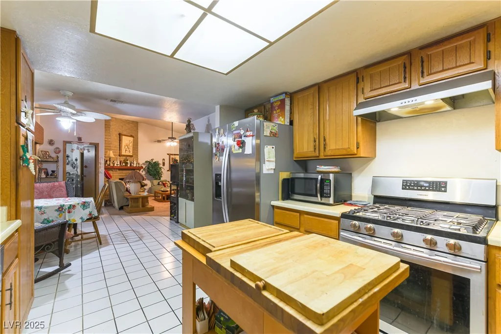 744 Milstead, Las Vegas, NV 89110