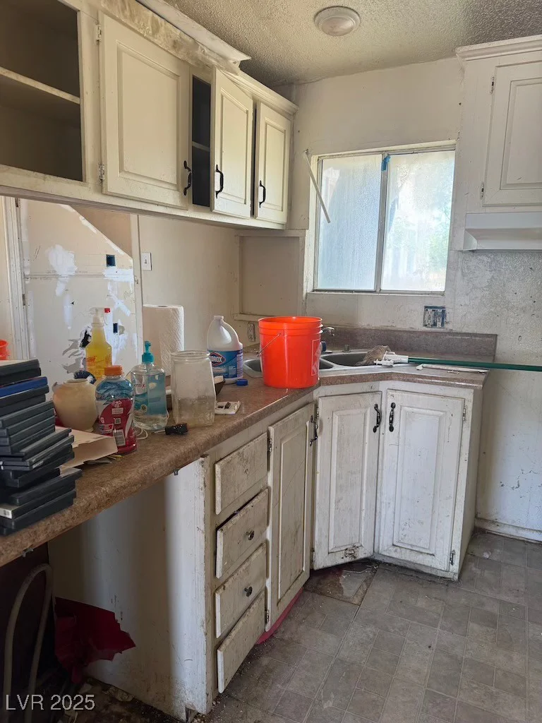 891 Julia St, Pahrump, NV 89048