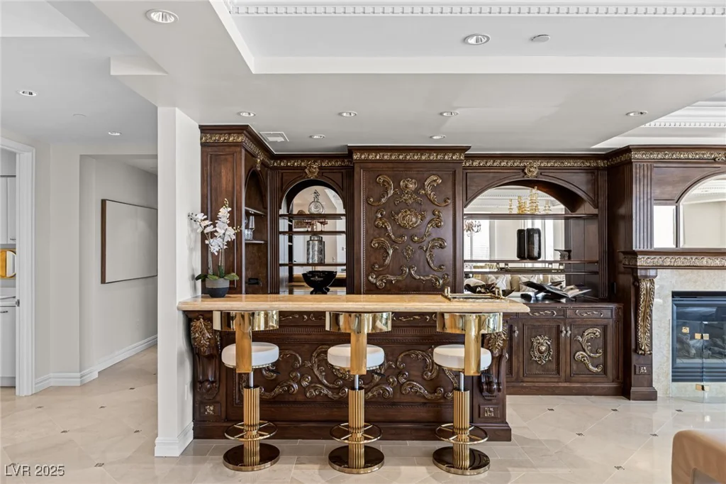2747 Paradise, Las Vegas, NV 89109