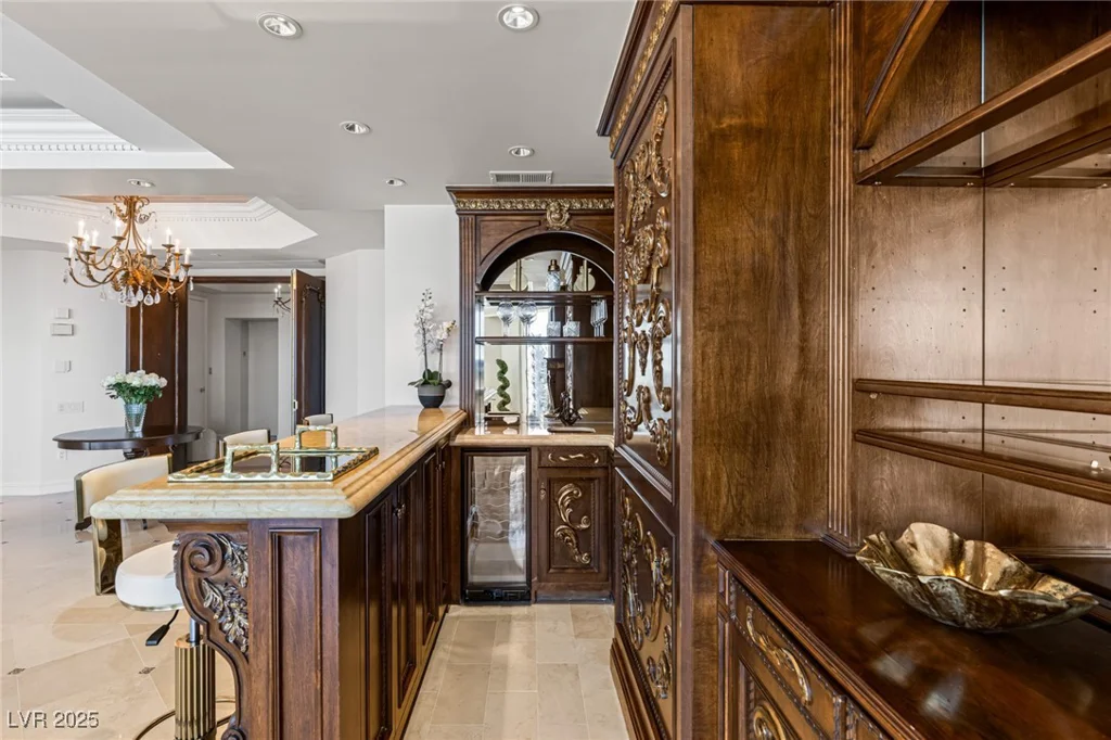 2747 Paradise, Las Vegas, NV 89109