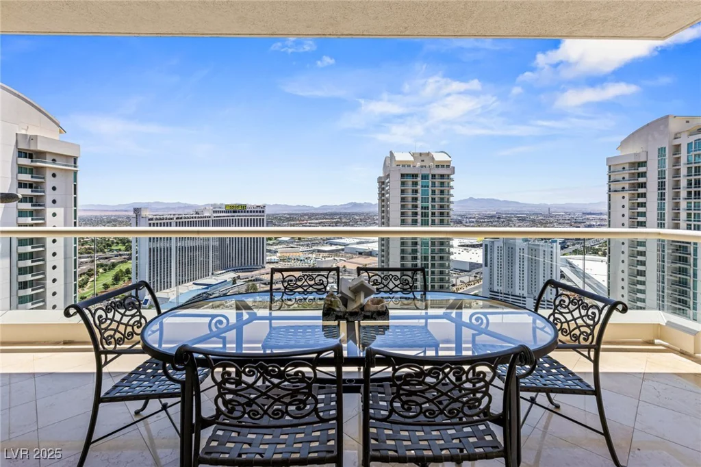 2747 Paradise, Las Vegas, NV 89109