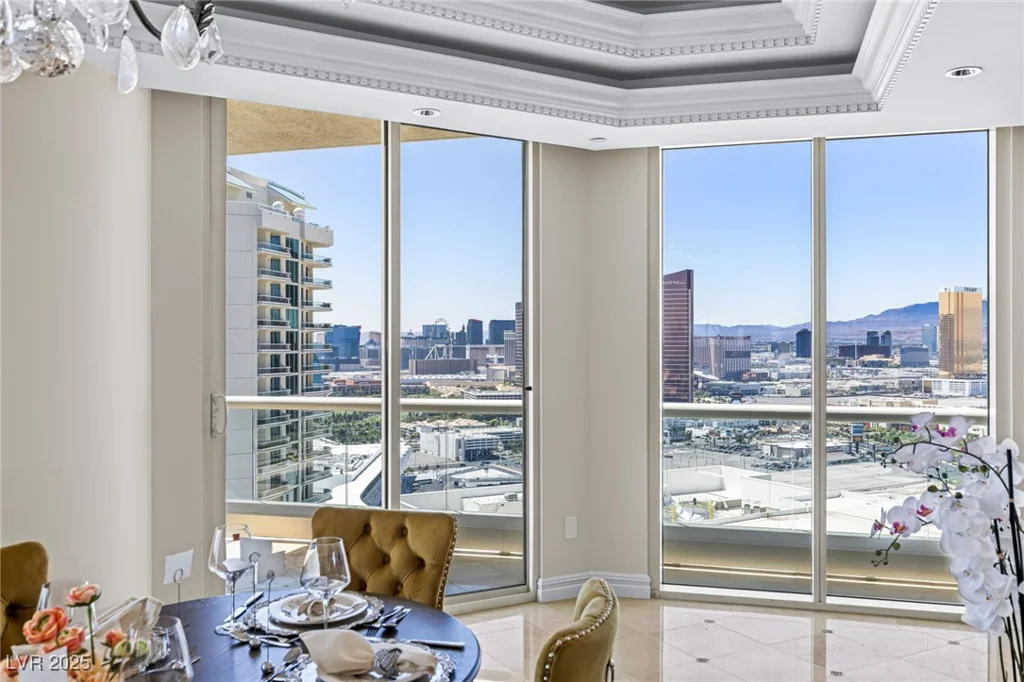 2747 Paradise, Las Vegas, NV 89109