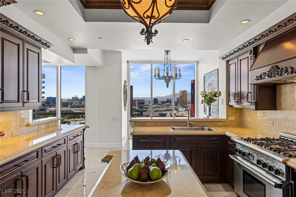 2747 Paradise, Las Vegas, NV 89109