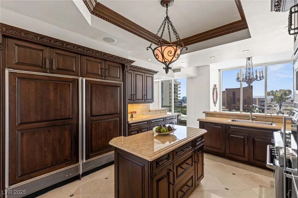 2747 Paradise, Las Vegas, NV 89109