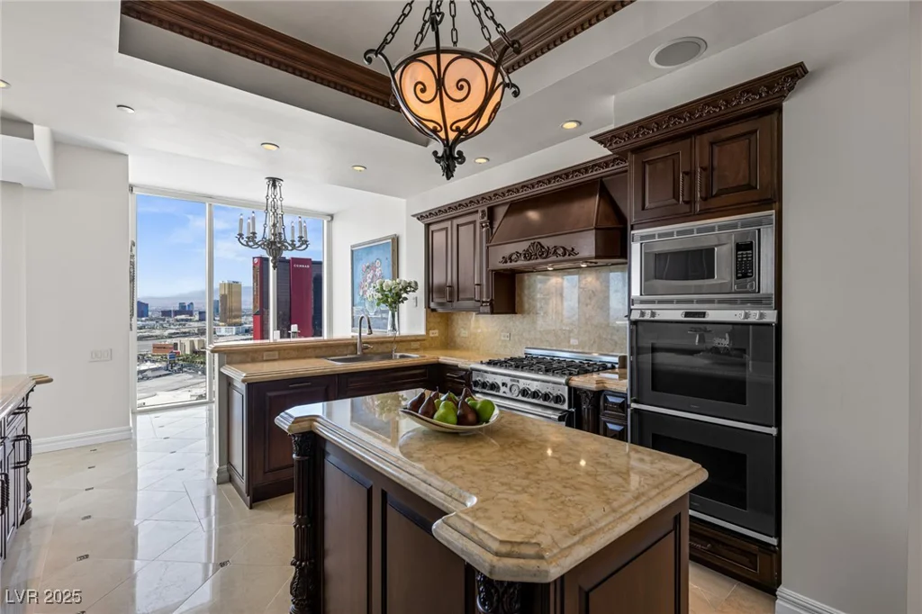 2747 Paradise, Las Vegas, NV 89109