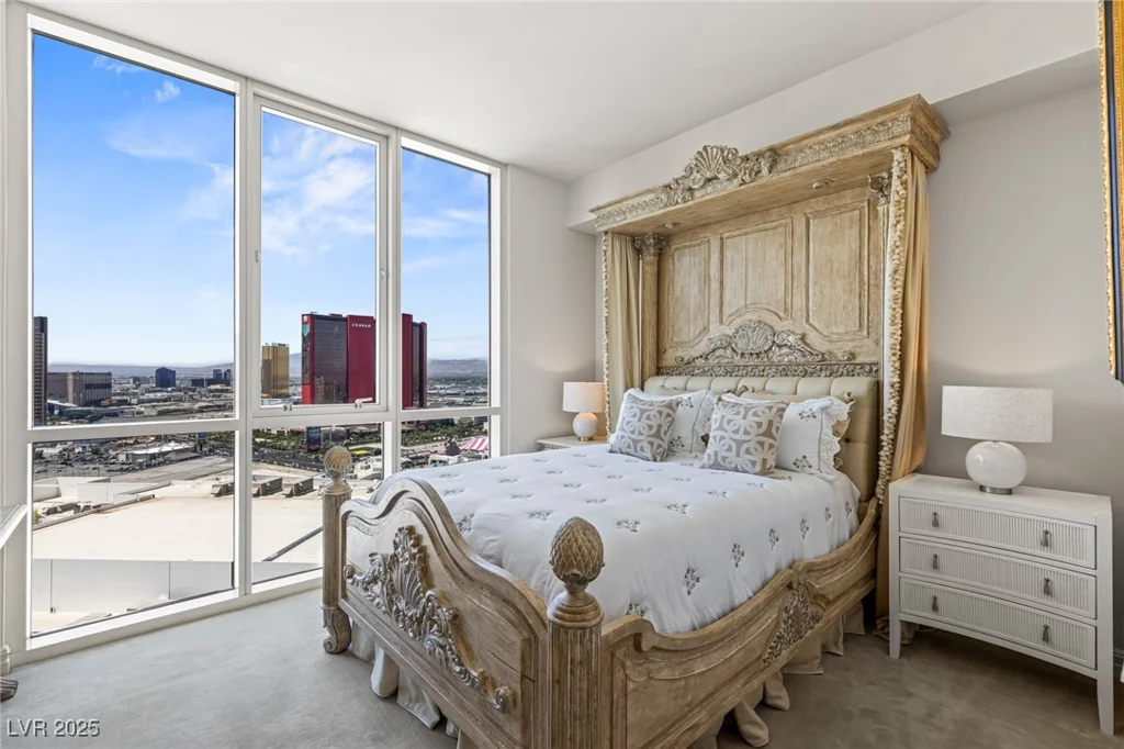 2747 Paradise, Las Vegas, NV 89109