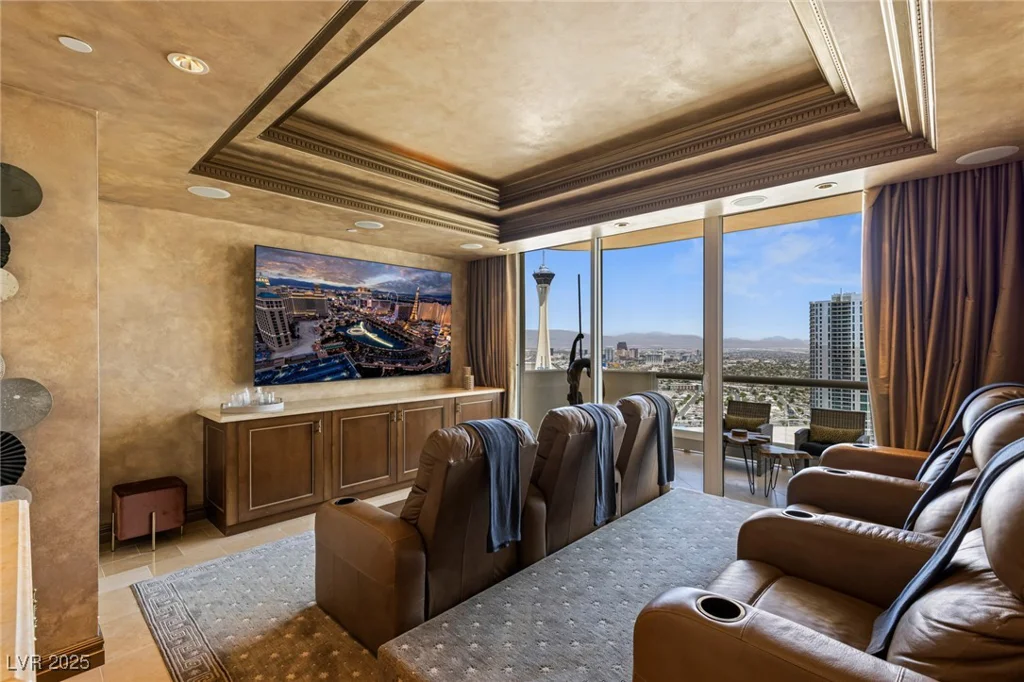 2747 Paradise, Las Vegas, NV 89109