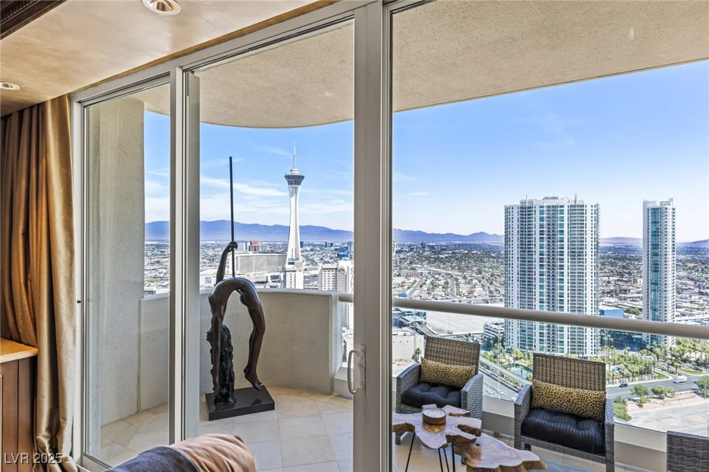 2747 Paradise, Las Vegas, NV 89109