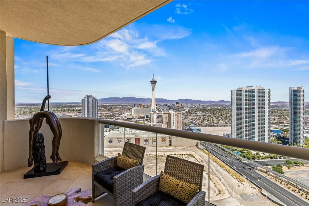 2747 Paradise, Las Vegas, NV 89109