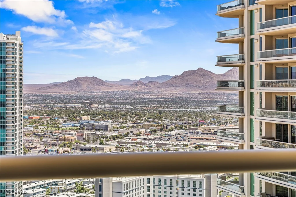 2747 Paradise, Las Vegas, NV 89109