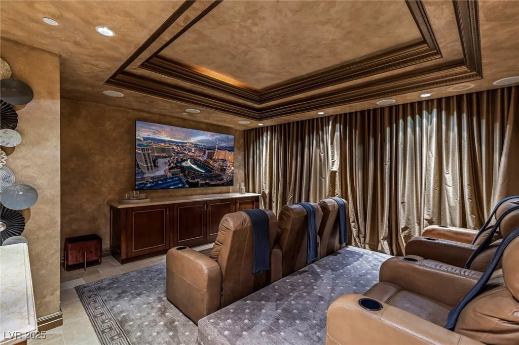 2747 Paradise, Las Vegas, NV 89109