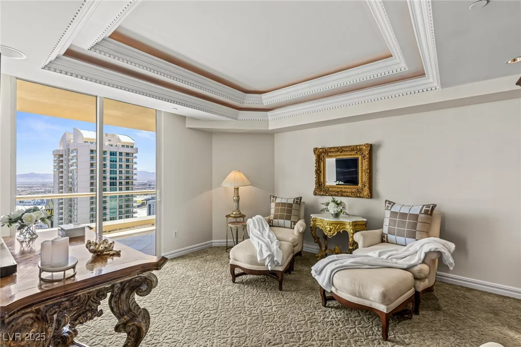 2747 Paradise, Las Vegas, NV 89109