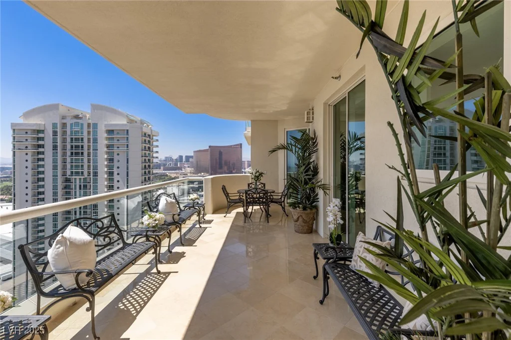 2747 Paradise, Las Vegas, NV 89109