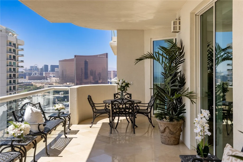 2747 Paradise, Las Vegas, NV 89109