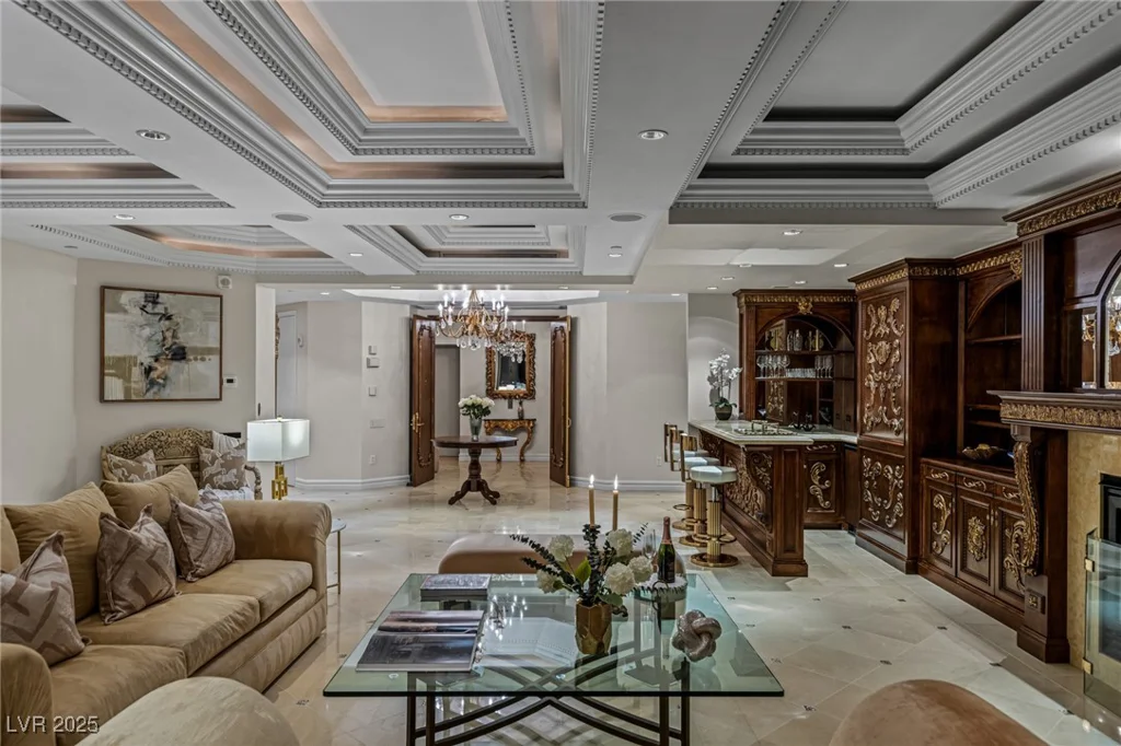 2747 Paradise, Las Vegas, NV 89109