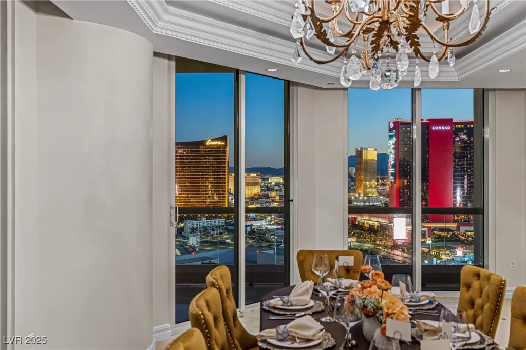 2747 Paradise, Las Vegas, NV 89109