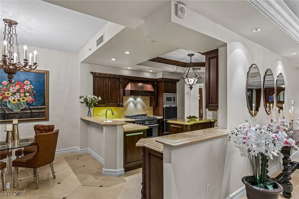 2747 Paradise, Las Vegas, NV 89109