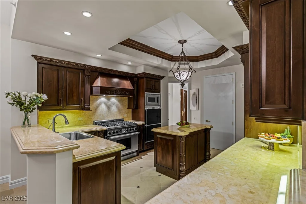 2747 Paradise, Las Vegas, NV 89109