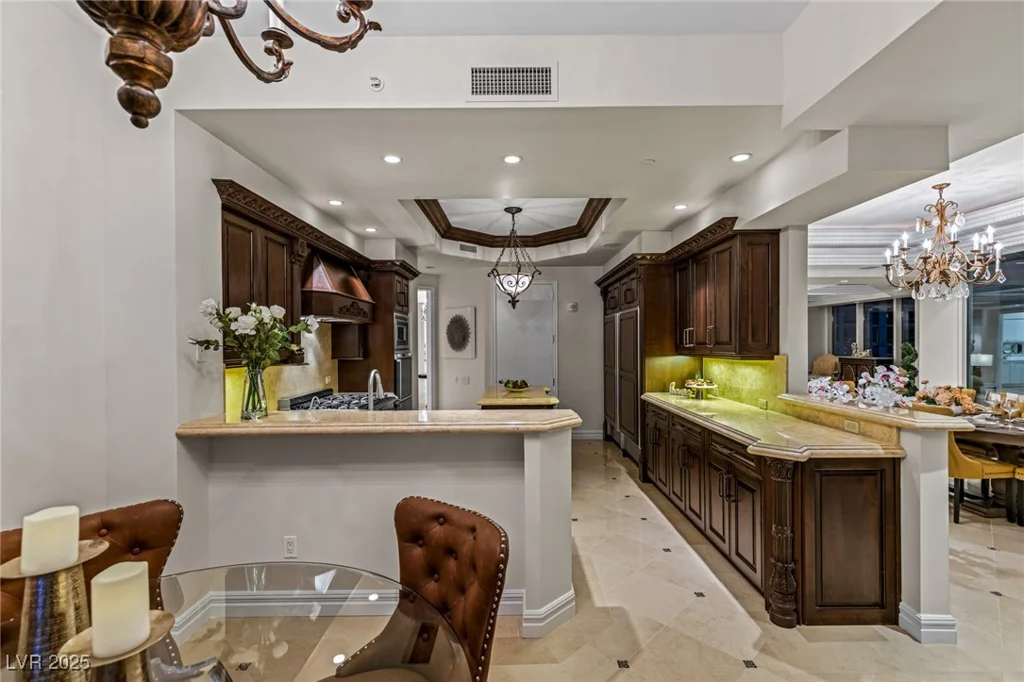 2747 Paradise, Las Vegas, NV 89109